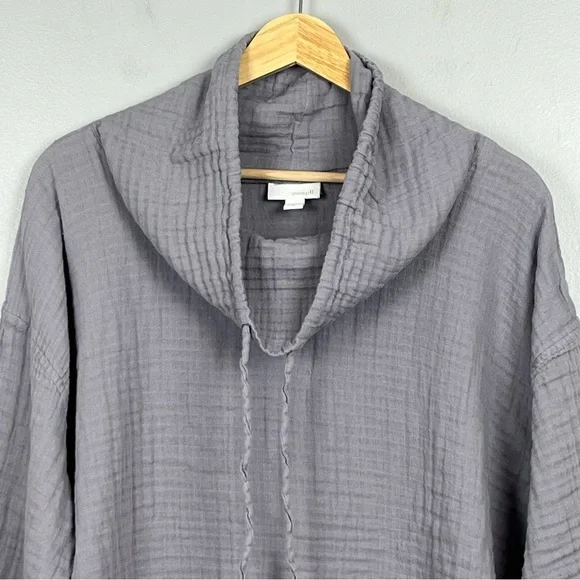 Gray Women's Tunic Top - Picture 3 of 8